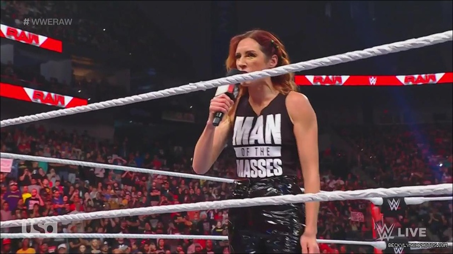 WWE_Monday_Night_Raw_2023_05_08_720p_HDTV_x264-NWCHD_mp4_005418567.jpg