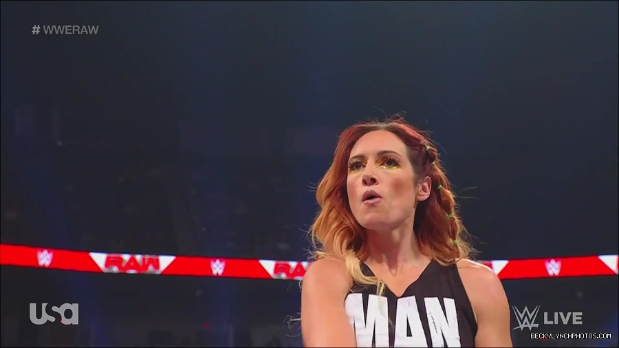 WWE_Monday_Night_Raw_2023_05_08_720p_HDTV_x264-NWCHD_mp4_005424173.jpg