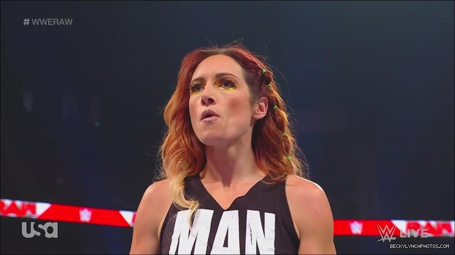 WWE_Monday_Night_Raw_2023_05_08_720p_HDTV_x264-NWCHD_mp4_005425374.jpg