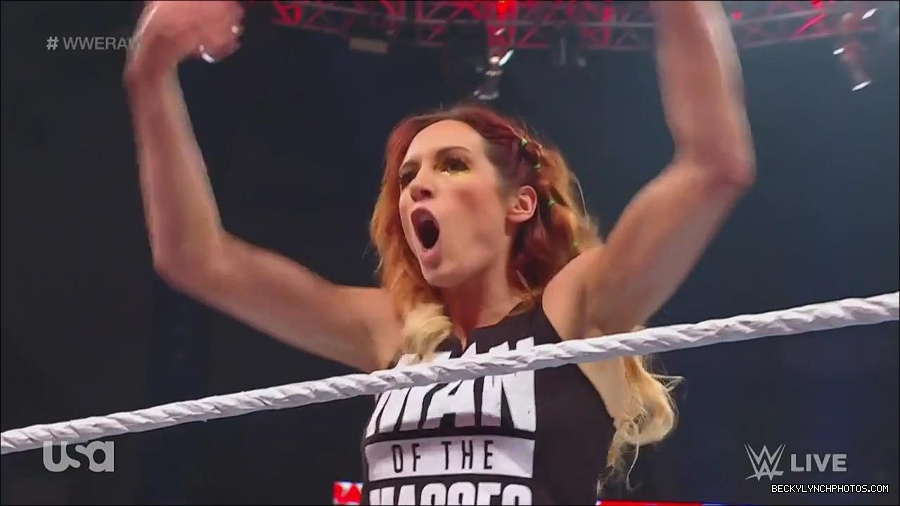 WWE_Monday_Night_Raw_2023_05_08_720p_HDTV_x264-NWCHD_mp4_005427376.jpg