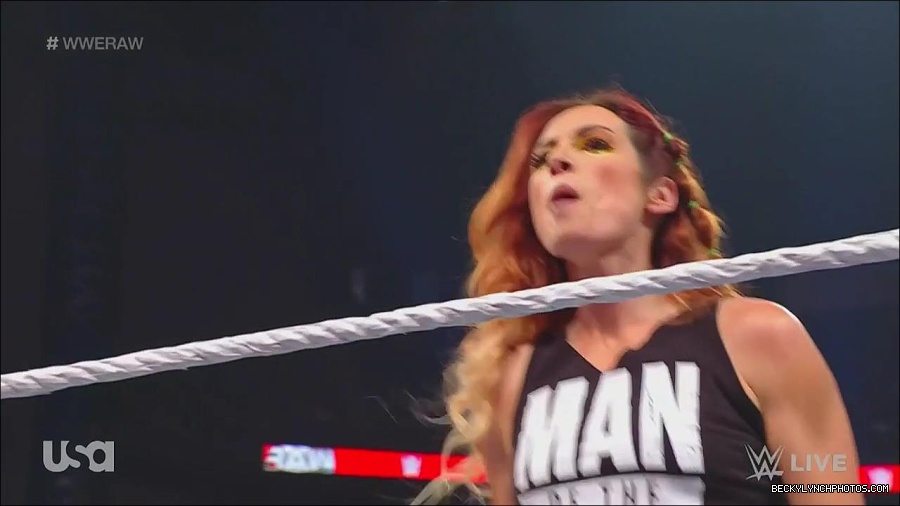 WWE_Monday_Night_Raw_2023_05_08_720p_HDTV_x264-NWCHD_mp4_005434583.jpg