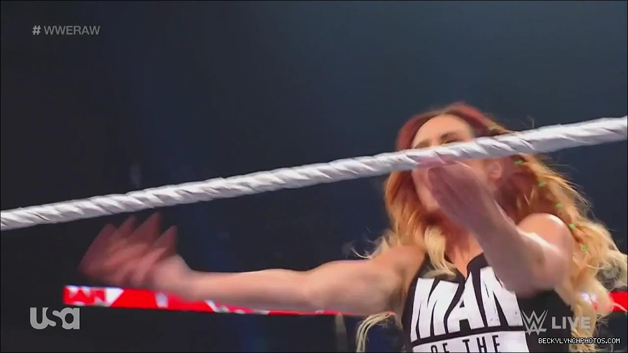 WWE_Monday_Night_Raw_2023_05_08_720p_HDTV_x264-NWCHD_mp4_005434983.jpg