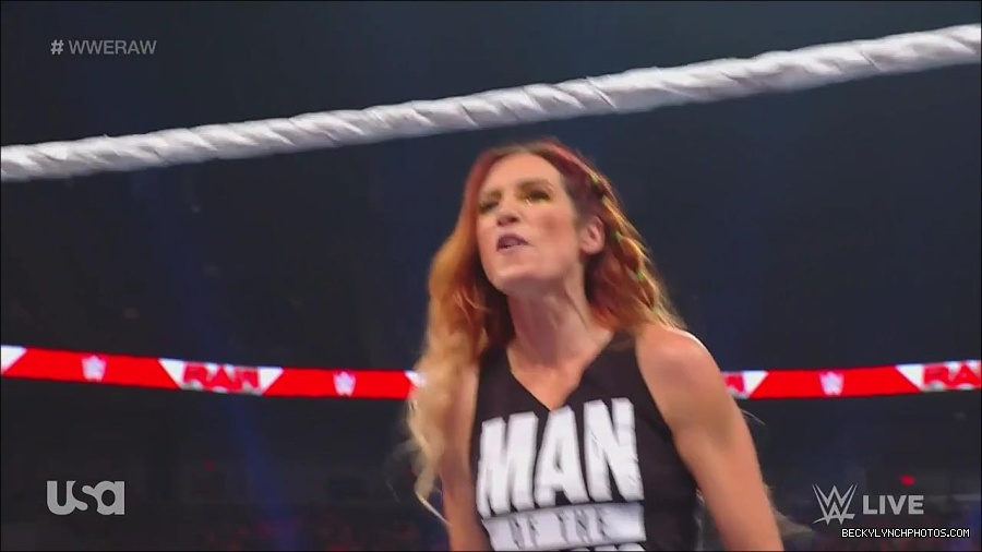 WWE_Monday_Night_Raw_2023_05_08_720p_HDTV_x264-NWCHD_mp4_005435384.jpg