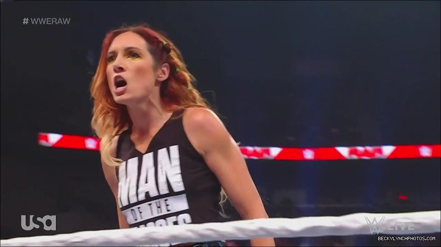 WWE_Monday_Night_Raw_2023_05_08_720p_HDTV_x264-NWCHD_mp4_005436185.jpg