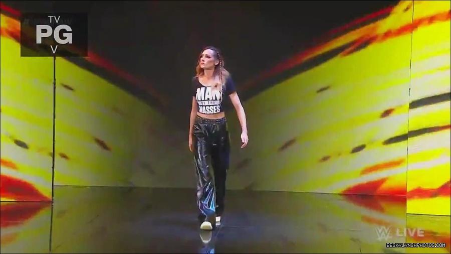 WWE_Monday_Night_Raw_2023_05_15_720p_HDTV_x264-NWCHD_mp4_003062413.jpg