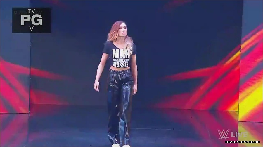 WWE_Monday_Night_Raw_2023_05_15_720p_HDTV_x264-NWCHD_mp4_003064015.jpg