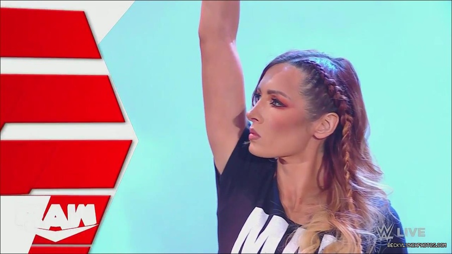 WWE_Monday_Night_Raw_2023_05_15_720p_HDTV_x264-NWCHD_mp4_003075226.jpg
