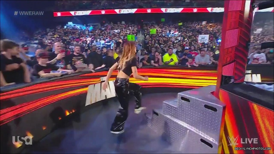 WWE_Monday_Night_Raw_2023_05_15_720p_HDTV_x264-NWCHD_mp4_003089240.jpg