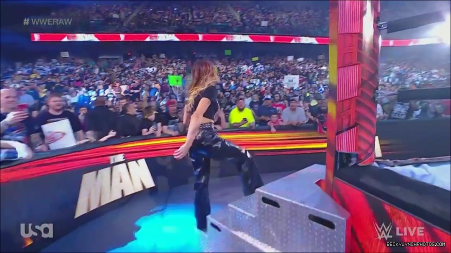 WWE_Monday_Night_Raw_2023_05_15_720p_HDTV_x264-NWCHD_mp4_003089640.jpg