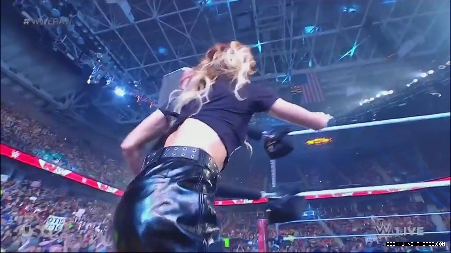 WWE_Monday_Night_Raw_2023_05_15_720p_HDTV_x264-NWCHD_mp4_003094045.jpg