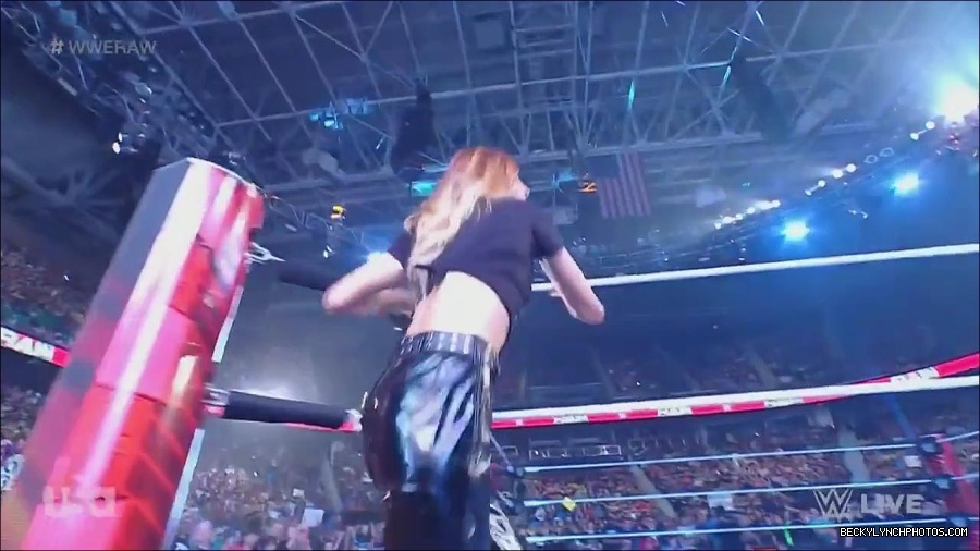 WWE_Monday_Night_Raw_2023_05_15_720p_HDTV_x264-NWCHD_mp4_003094445.jpg