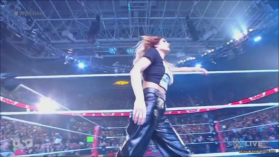 WWE_Monday_Night_Raw_2023_05_15_720p_HDTV_x264-NWCHD_mp4_003095246.jpg