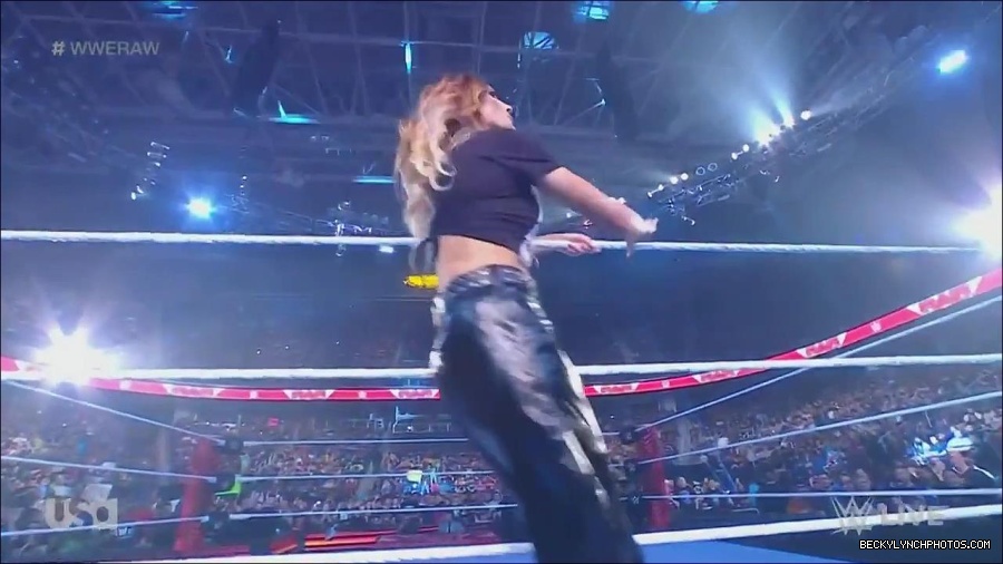 WWE_Monday_Night_Raw_2023_05_15_720p_HDTV_x264-NWCHD_mp4_003096047.jpg