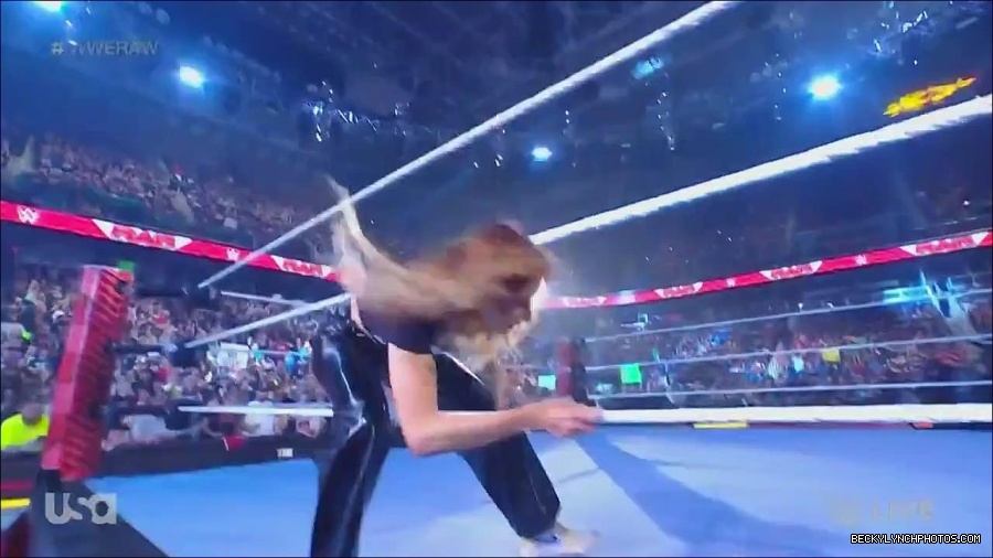 WWE_Monday_Night_Raw_2023_05_15_720p_HDTV_x264-NWCHD_mp4_003097648.jpg