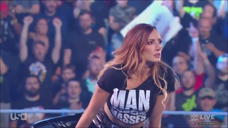 WWE_Monday_Night_Raw_2023_05_15_720p_HDTV_x264-NWCHD_mp4_003102453.jpg