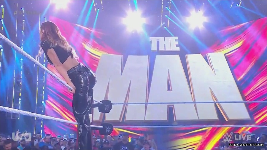 WWE_Monday_Night_Raw_2023_05_15_720p_HDTV_x264-NWCHD_mp4_003104856.jpg
