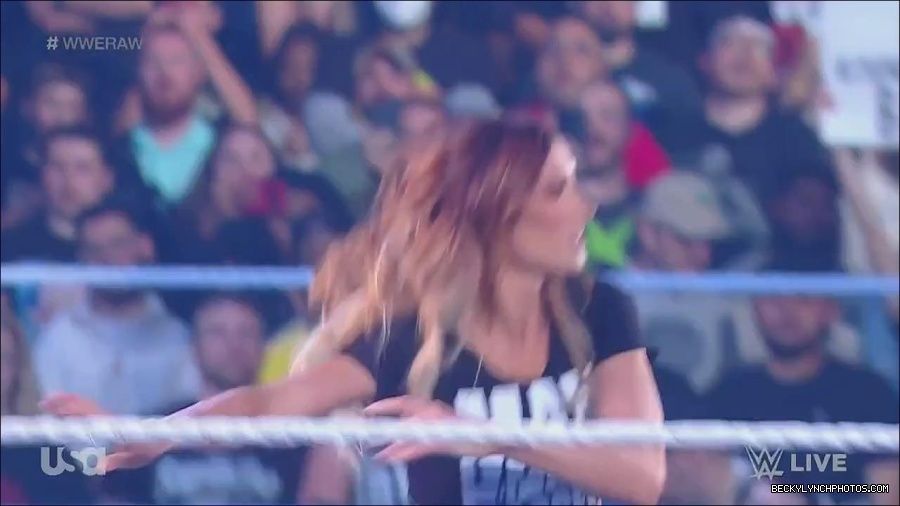 WWE_Monday_Night_Raw_2023_05_15_720p_HDTV_x264-NWCHD_mp4_003106057.jpg