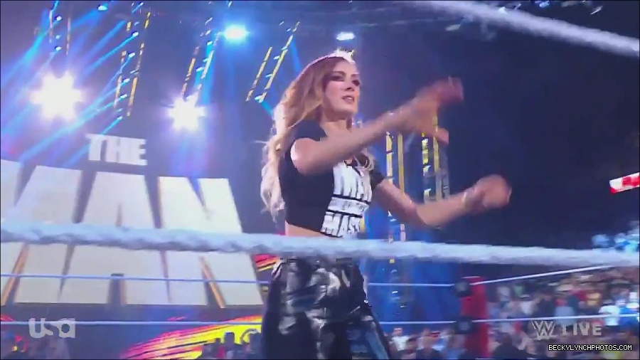 WWE_Monday_Night_Raw_2023_05_15_720p_HDTV_x264-NWCHD_mp4_003107258.jpg