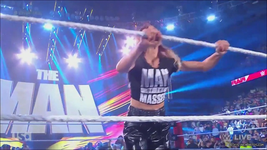 WWE_Monday_Night_Raw_2023_05_15_720p_HDTV_x264-NWCHD_mp4_003107658.jpg