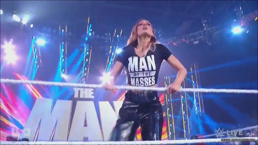 WWE_Monday_Night_Raw_2023_05_15_720p_HDTV_x264-NWCHD_mp4_003108459.jpg