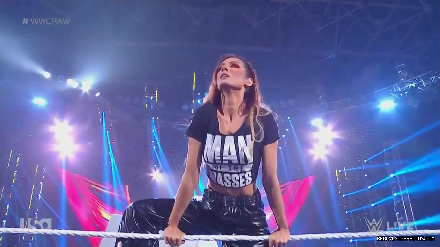 WWE_Monday_Night_Raw_2023_05_15_720p_HDTV_x264-NWCHD_mp4_003109660.jpg