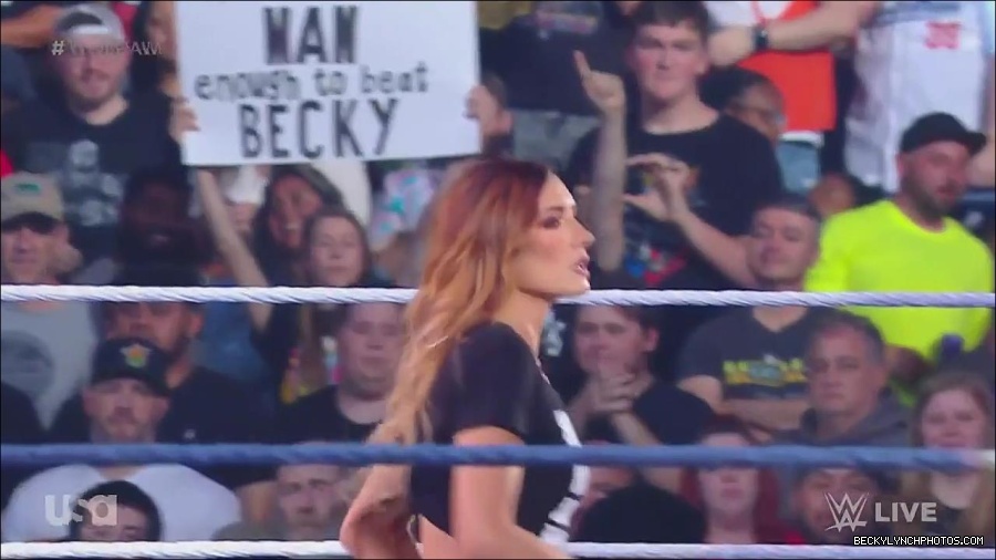 WWE_Monday_Night_Raw_2023_05_15_720p_HDTV_x264-NWCHD_mp4_003123274.jpg