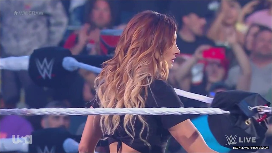 WWE_Monday_Night_Raw_2023_05_15_720p_HDTV_x264-NWCHD_mp4_003126477.jpg