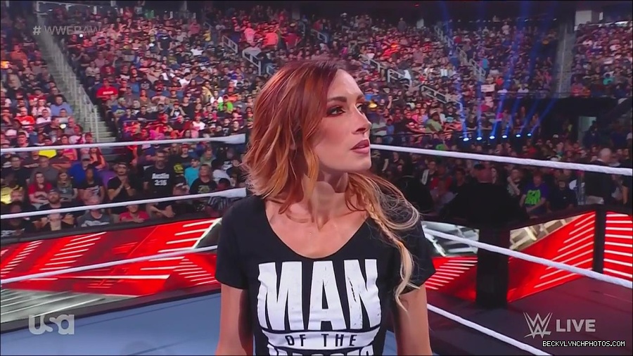 WWE_Monday_Night_Raw_2023_05_15_720p_HDTV_x264-NWCHD_mp4_003175526.jpg