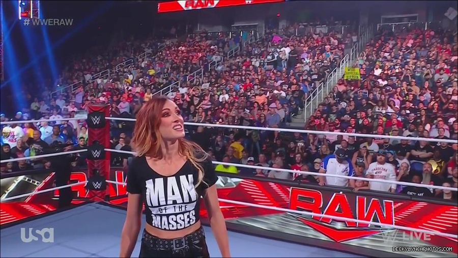 WWE_Monday_Night_Raw_2023_05_15_720p_HDTV_x264-NWCHD_mp4_003180331.jpg