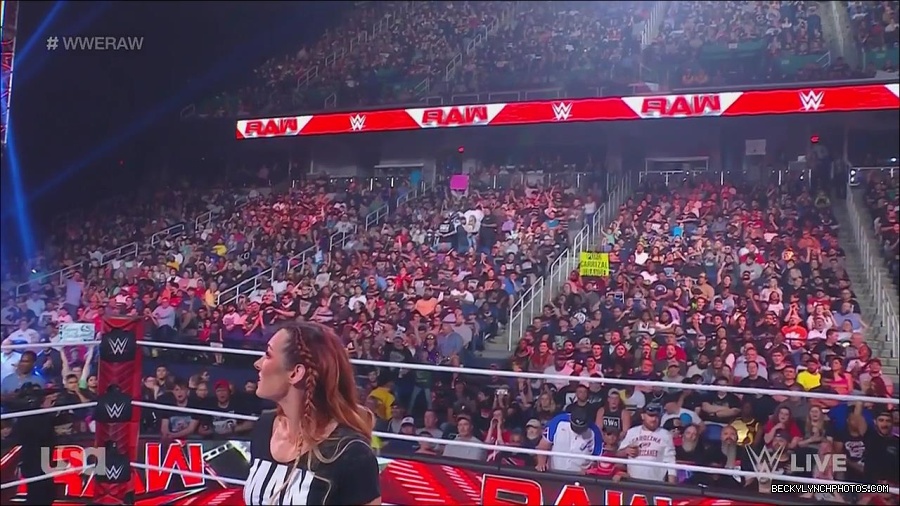WWE_Monday_Night_Raw_2023_05_15_720p_HDTV_x264-NWCHD_mp4_003182333.jpg