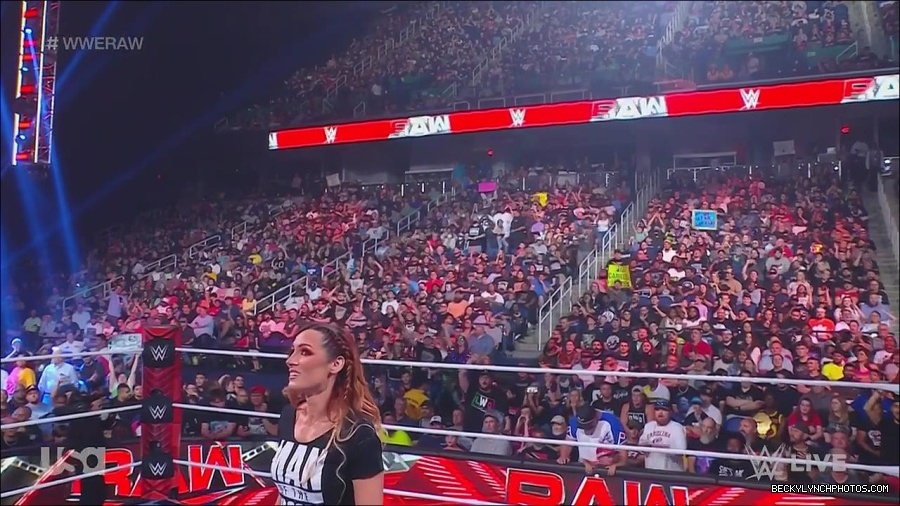 WWE_Monday_Night_Raw_2023_05_15_720p_HDTV_x264-NWCHD_mp4_003184735.jpg