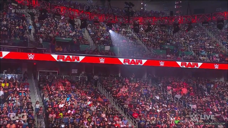 WWE_Monday_Night_Raw_2023_05_15_720p_HDTV_x264-NWCHD_mp4_003188739.jpg