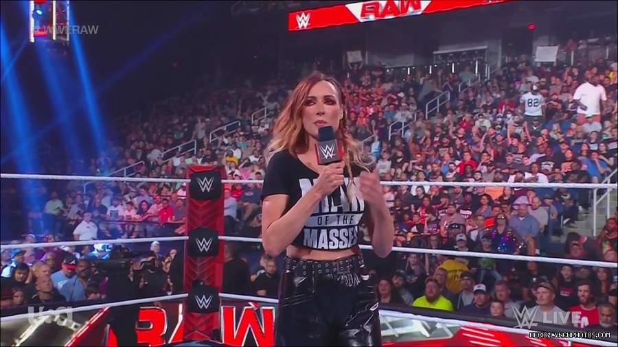 WWE_Monday_Night_Raw_2023_05_15_720p_HDTV_x264-NWCHD_mp4_003203154.jpg