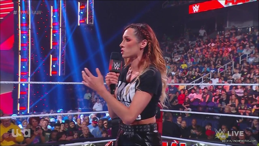 WWE_Monday_Night_Raw_2023_05_15_720p_HDTV_x264-NWCHD_mp4_003210361.jpg