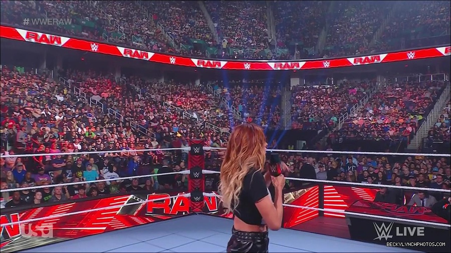 WWE_Monday_Night_Raw_2023_05_15_720p_HDTV_x264-NWCHD_mp4_003214365.jpg