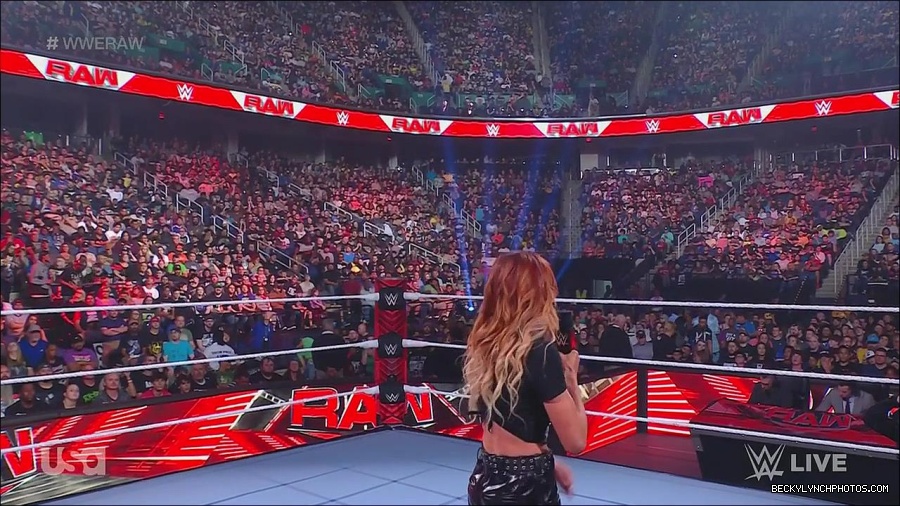 WWE_Monday_Night_Raw_2023_05_15_720p_HDTV_x264-NWCHD_mp4_003214765.jpg