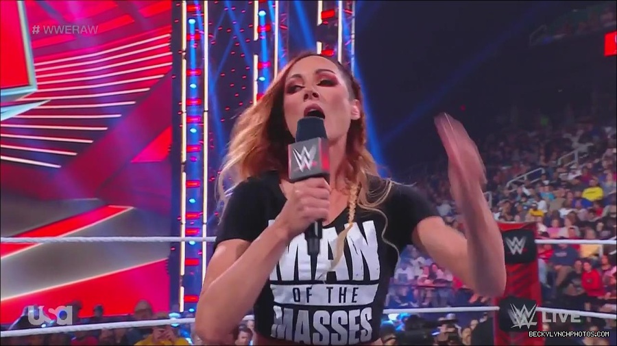 WWE_Monday_Night_Raw_2023_05_15_720p_HDTV_x264-NWCHD_mp4_003216767.jpg