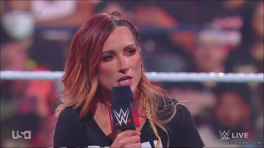 WWE_Monday_Night_Raw_2023_05_15_720p_HDTV_x264-NWCHD_mp4_003221172.jpg