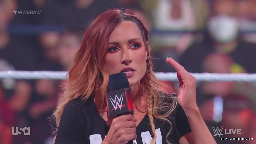 WWE_Monday_Night_Raw_2023_05_15_720p_HDTV_x264-NWCHD_mp4_003224775.jpg