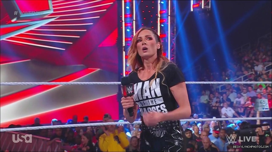 WWE_Monday_Night_Raw_2023_05_15_720p_HDTV_x264-NWCHD_mp4_003227979.jpg
