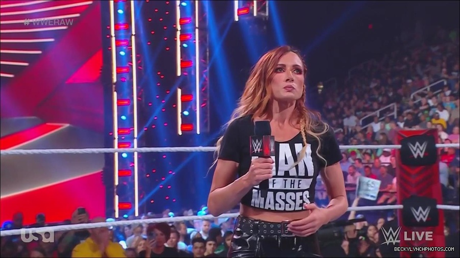 WWE_Monday_Night_Raw_2023_05_15_720p_HDTV_x264-NWCHD_mp4_003229580.jpg