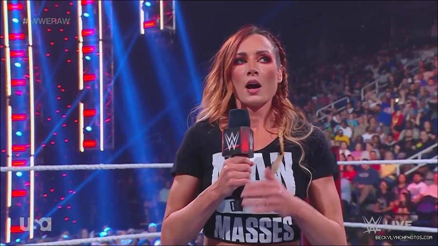 WWE_Monday_Night_Raw_2023_05_15_720p_HDTV_x264-NWCHD_mp4_003231983.jpg
