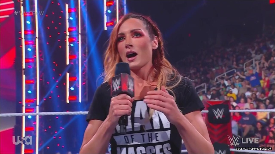 WWE_Monday_Night_Raw_2023_05_15_720p_HDTV_x264-NWCHD_mp4_003233184.jpg