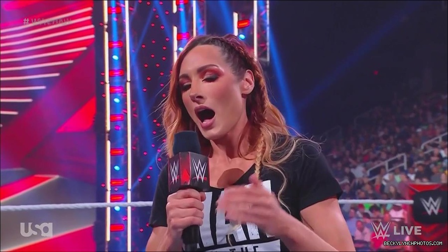 WWE_Monday_Night_Raw_2023_05_15_720p_HDTV_x264-NWCHD_mp4_003233985.jpg