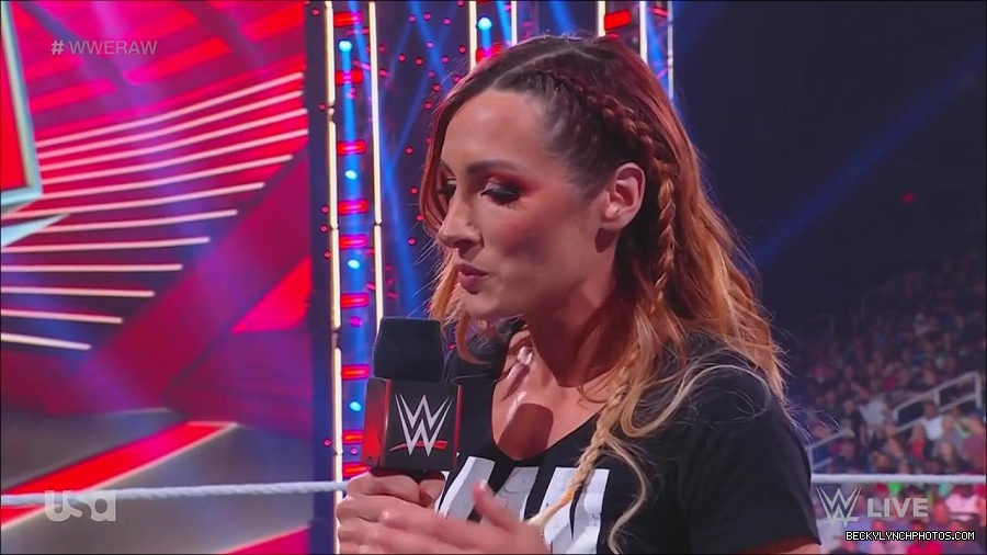 WWE_Monday_Night_Raw_2023_05_15_720p_HDTV_x264-NWCHD_mp4_003235186.jpg