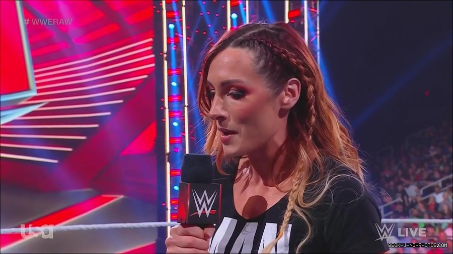 WWE_Monday_Night_Raw_2023_05_15_720p_HDTV_x264-NWCHD_mp4_003235586.jpg