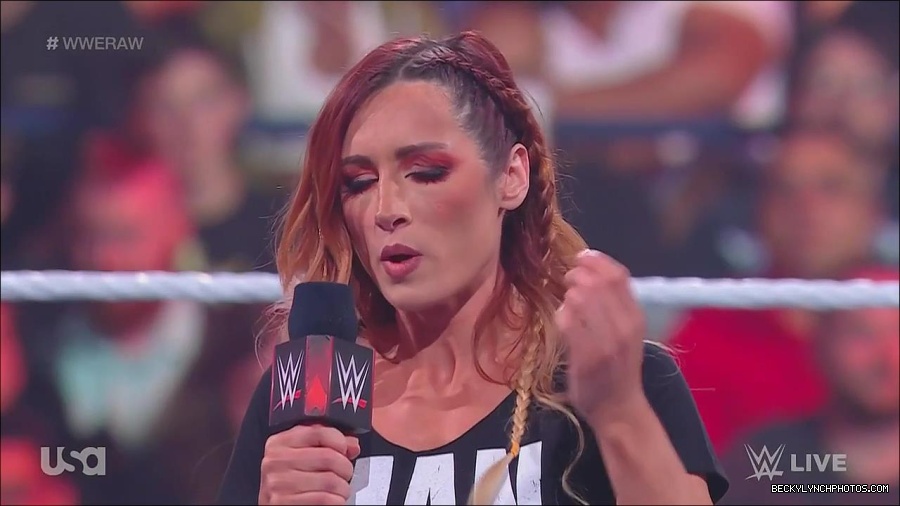 WWE_Monday_Night_Raw_2023_05_15_720p_HDTV_x264-NWCHD_mp4_003238789.jpg