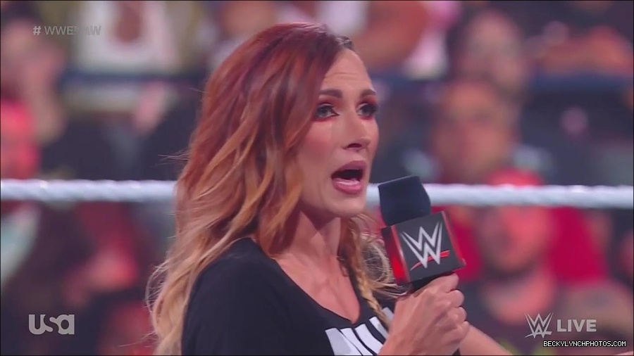 WWE_Monday_Night_Raw_2023_05_15_720p_HDTV_x264-NWCHD_mp4_003242393.jpg