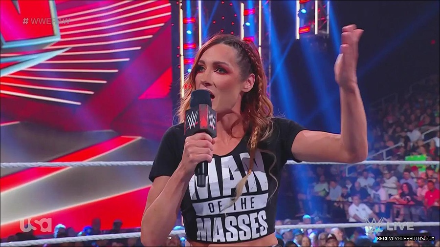 WWE_Monday_Night_Raw_2023_05_15_720p_HDTV_x264-NWCHD_mp4_003242793.jpg
