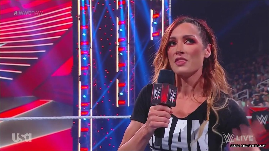 WWE_Monday_Night_Raw_2023_05_15_720p_HDTV_x264-NWCHD_mp4_003244395.jpg